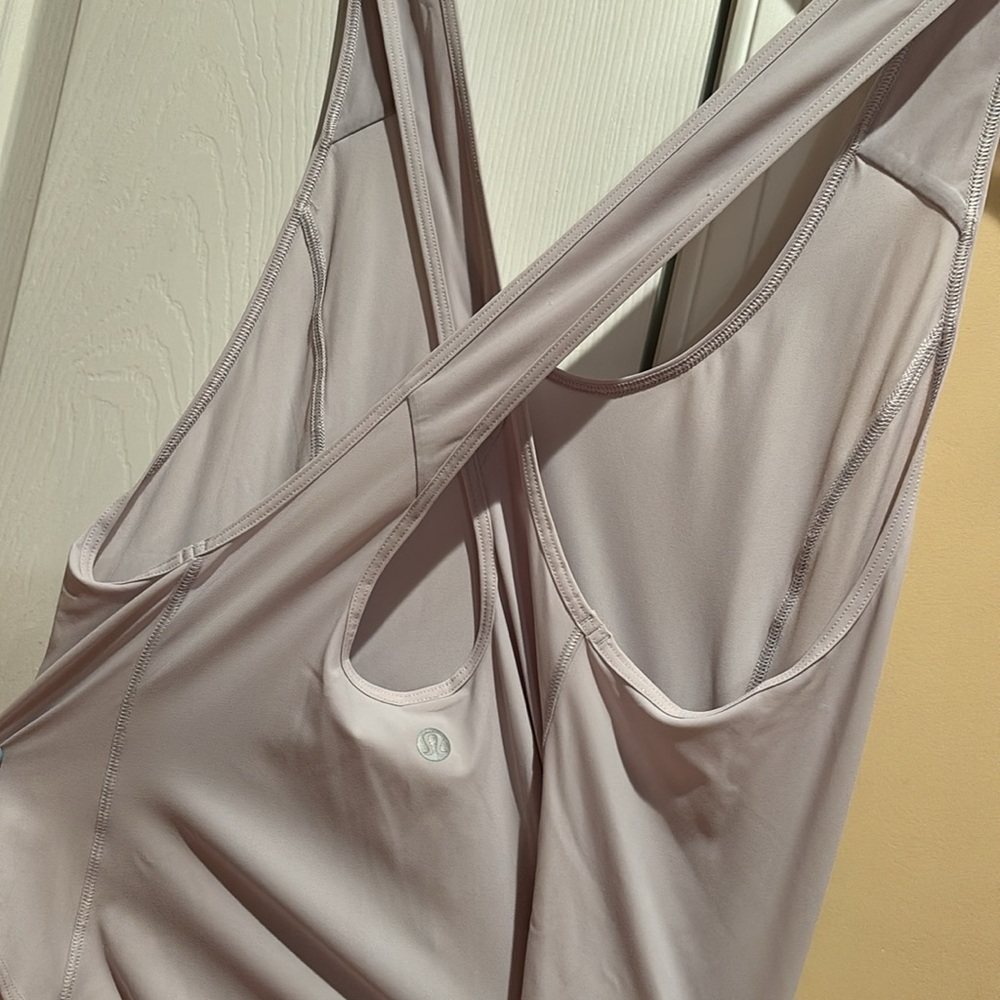 NWT SIZE 2 call it a tie Lululemon tank - Picture 5 of 6